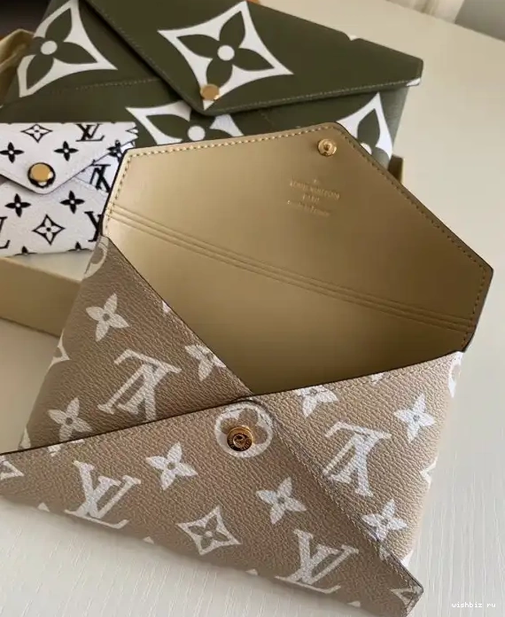 WIS POCHETTE KIRIGAMI VUITTON LOUIS 0430